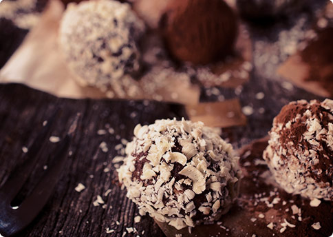 Healthy Gluten-Free Recipe: Chocolate Cashew Protein Balls